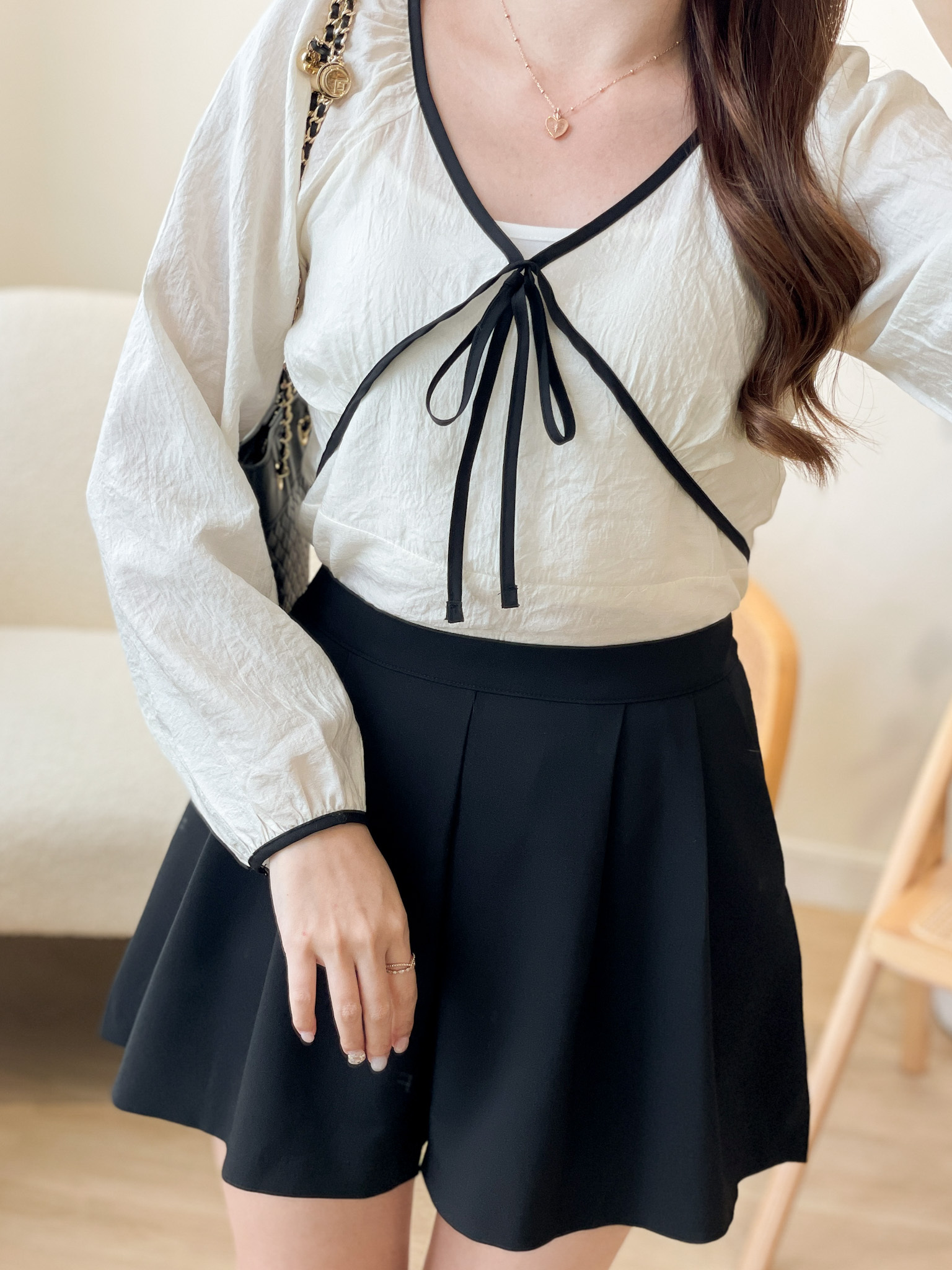 T1125 Ribbon Contrast Blouse