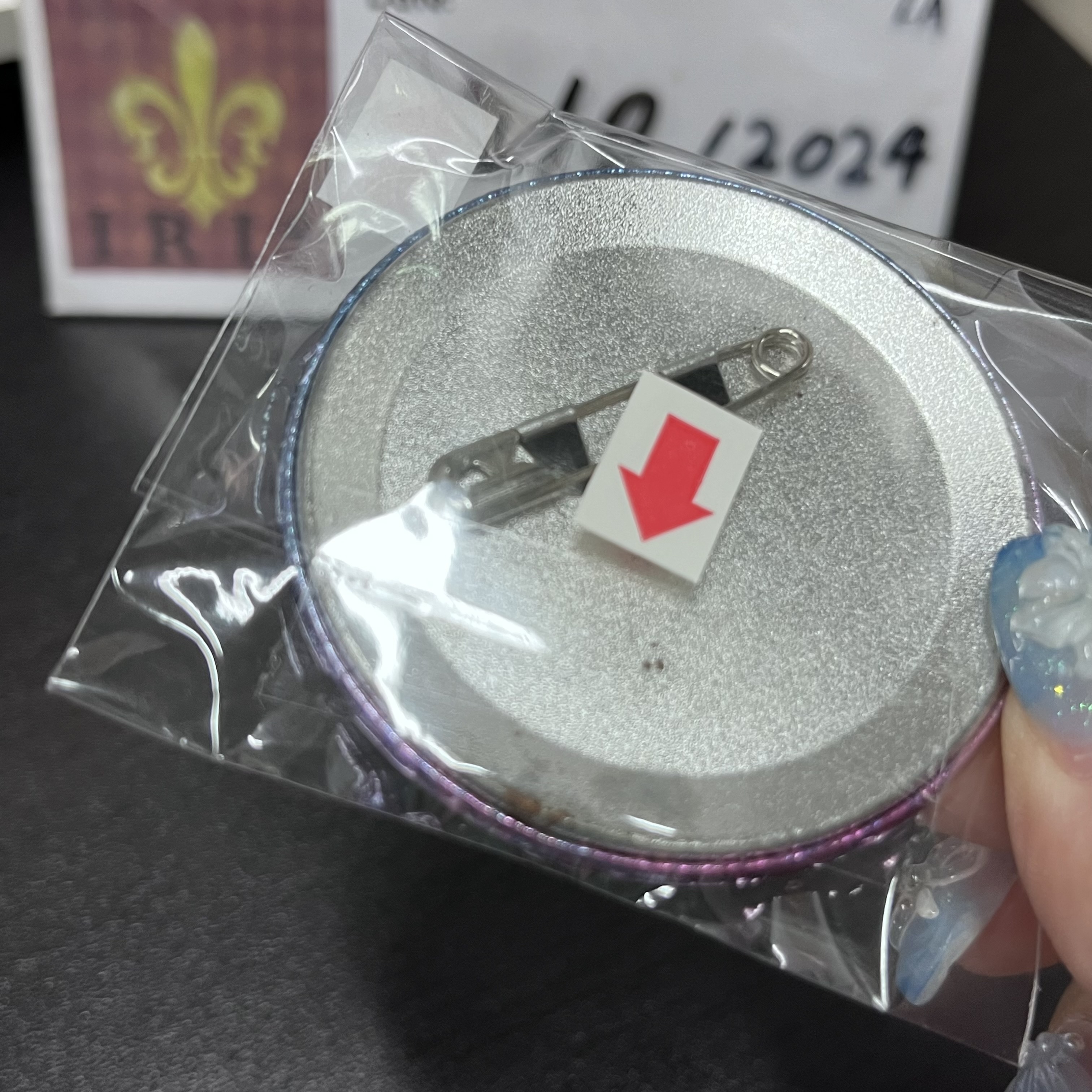 ES 紅郎 襟章 (背瑕)