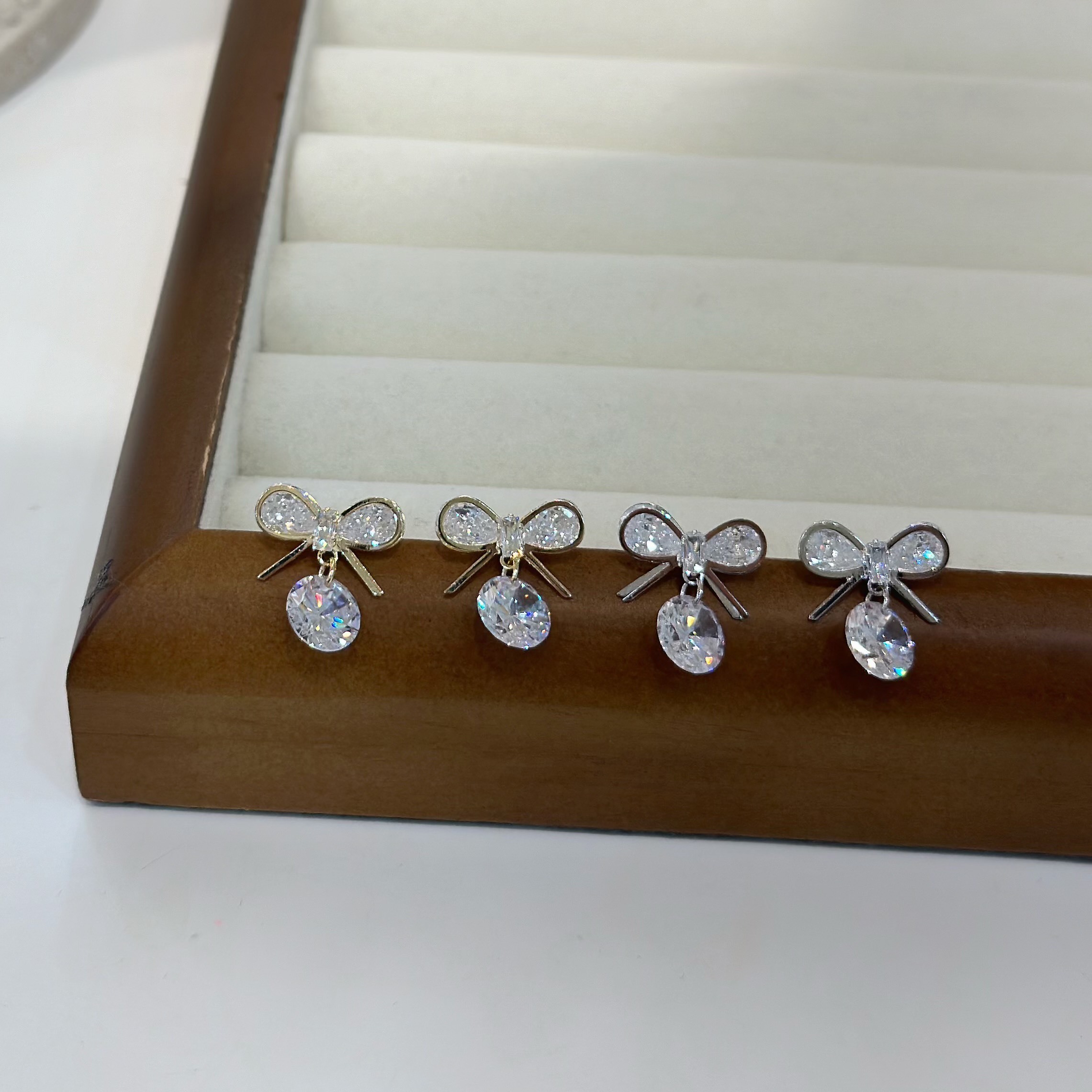 S20鋯石蝴蝶結垂吊