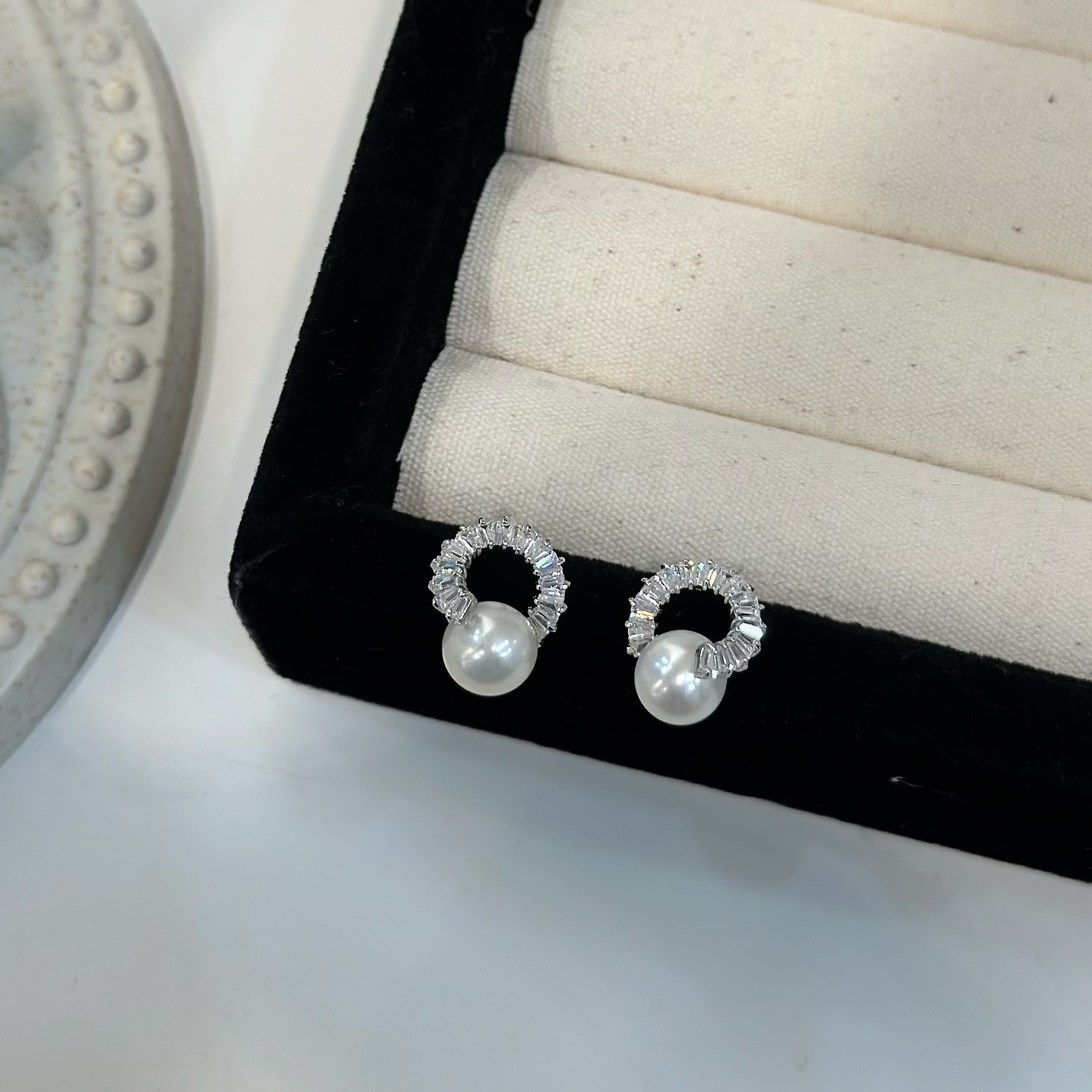 S22鋯石圓圈珍珠耳貼