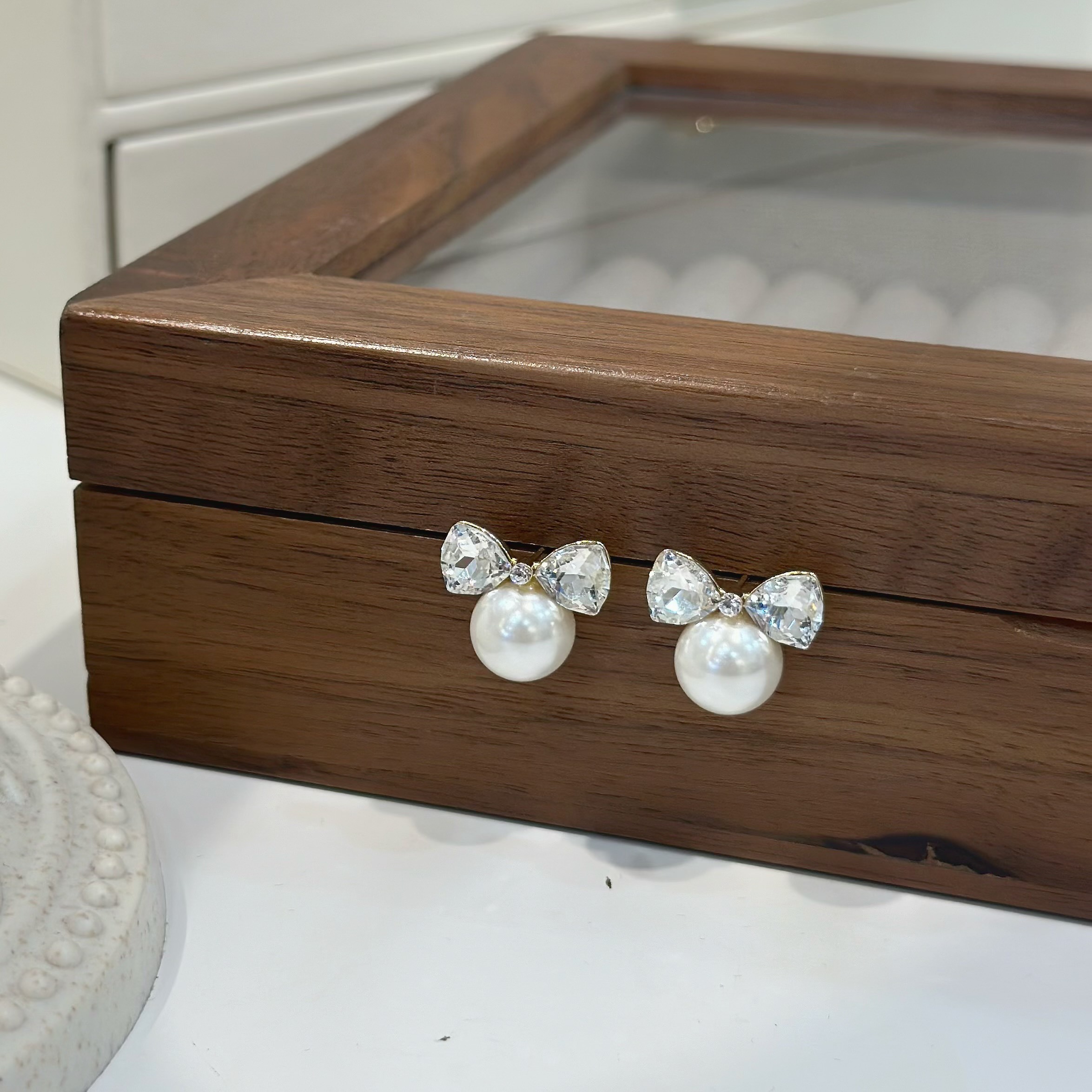 S28鋯石蝴蝶結珍珠耳貼