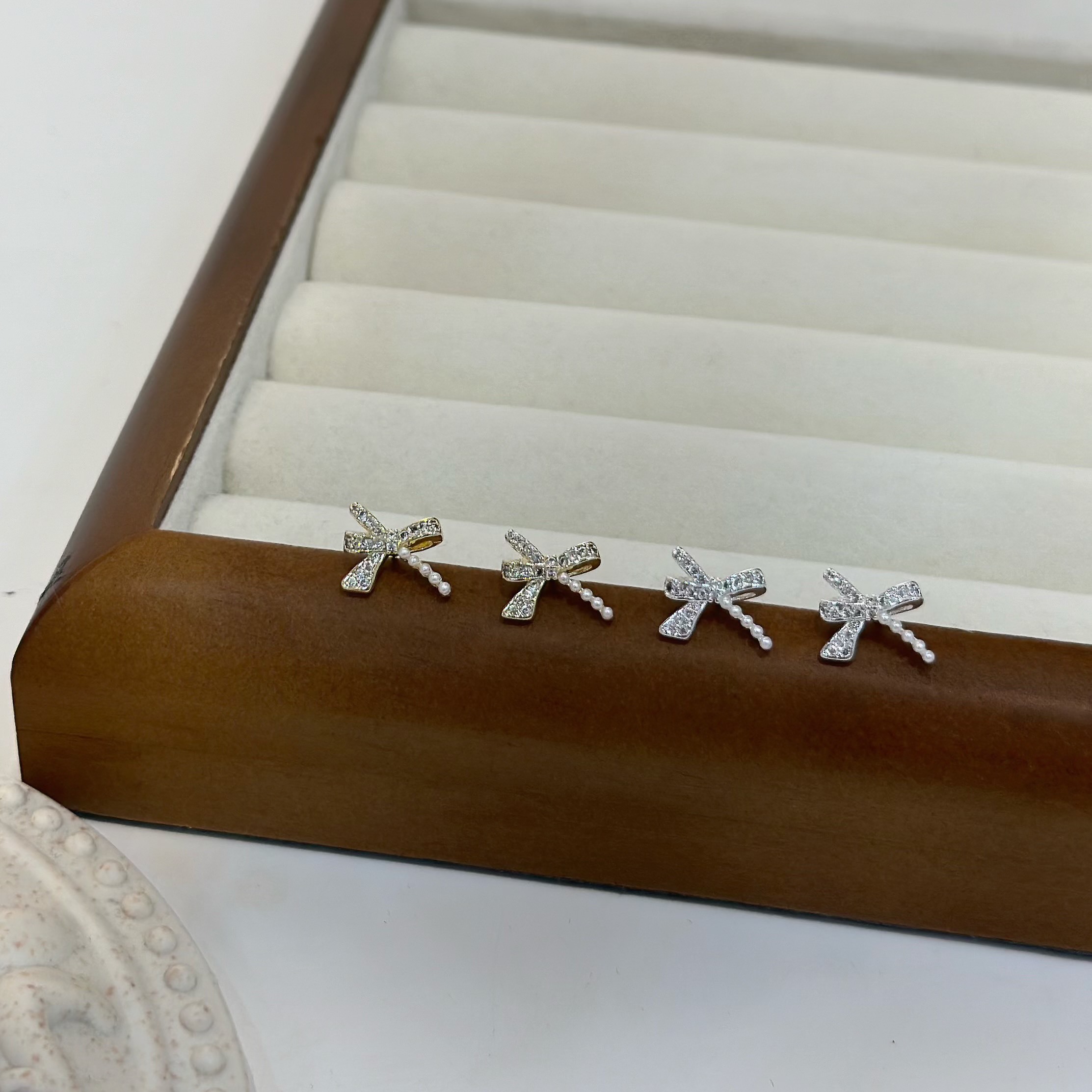 S32排鑽珍珠蝴蝶結耳貼