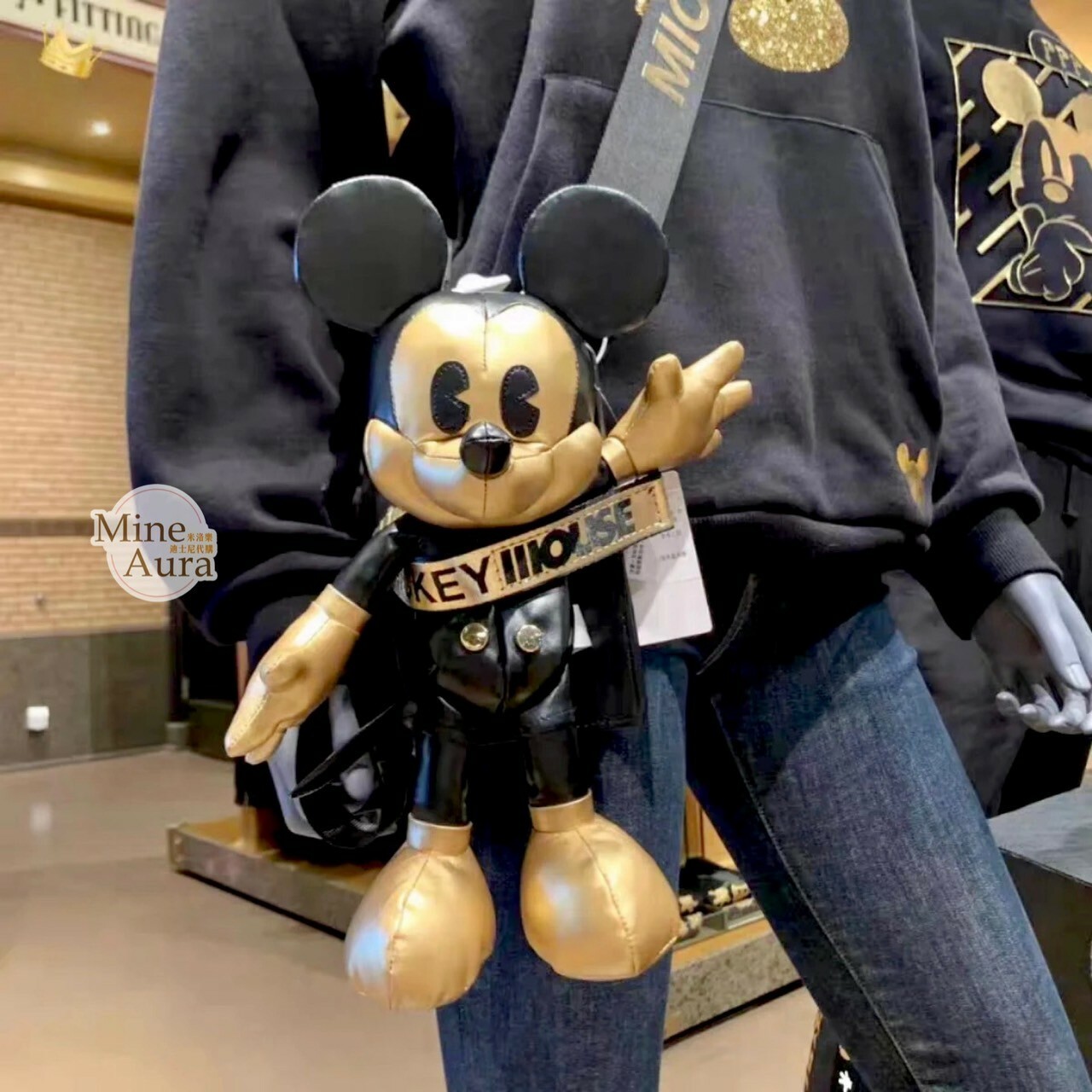 (限時特價) 米奇 Mickey 黑金皮質設計 斜背 手機包 小包 -上海迪士尼樂園
