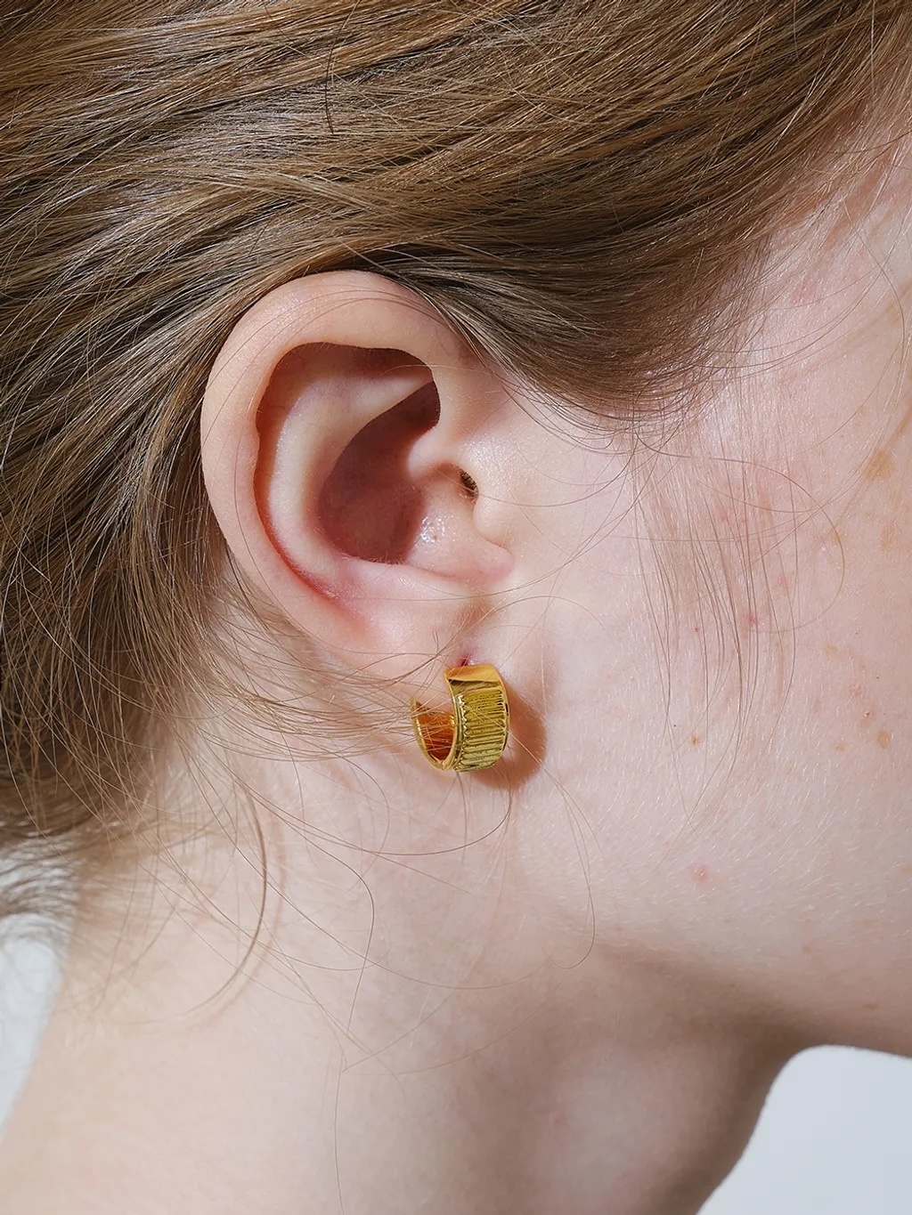 Engraved Texture Earrings Gold｜LESIS