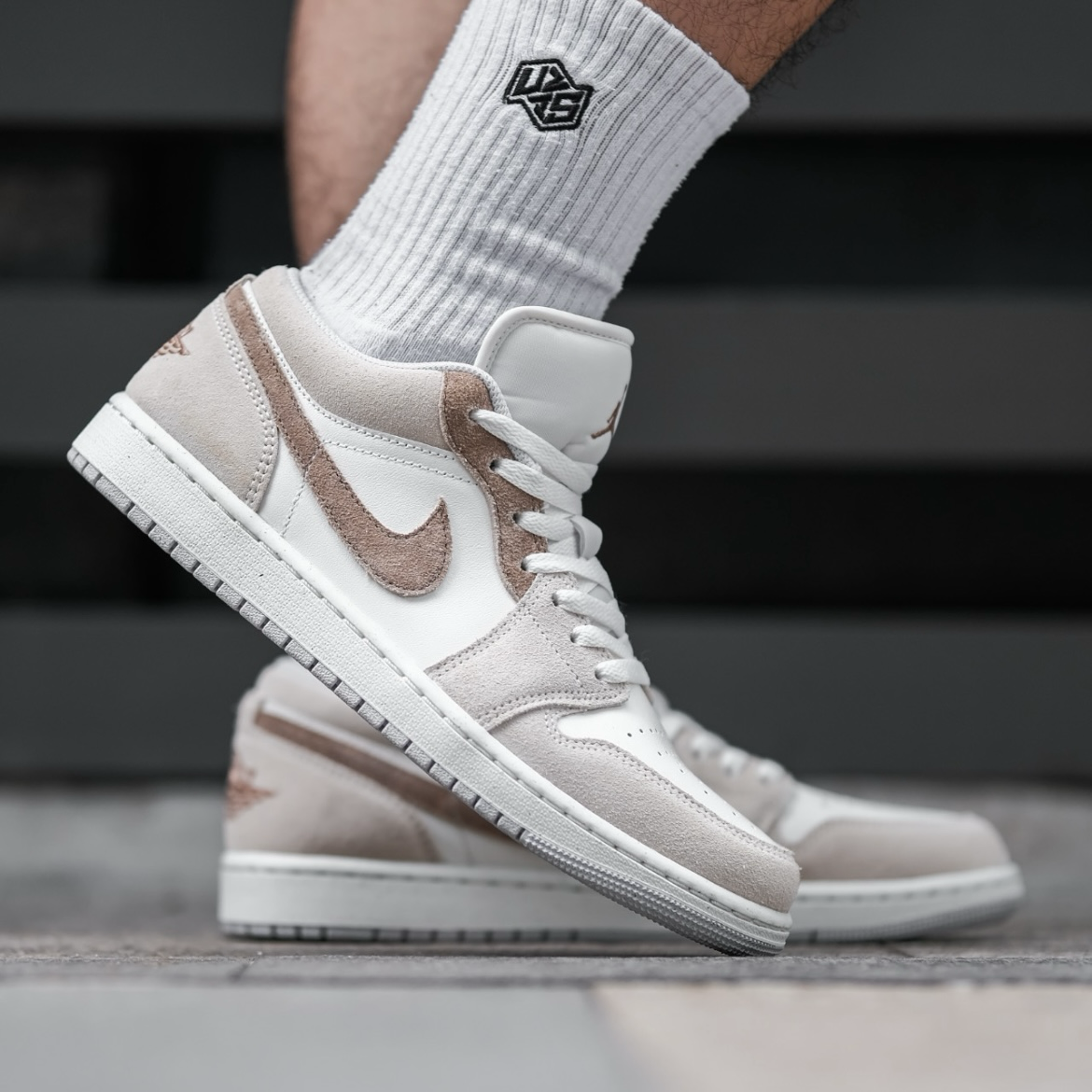 Nike Air Jordan 1 Low Legend Light Brown 摩卡淺棕 奶茶色 麂皮 低筒休閒鞋 男女鞋 大童