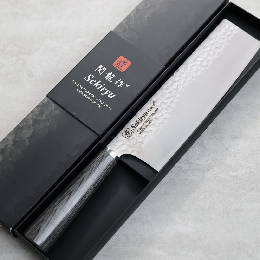 関龍作 菜切 180mm VG10鋼 鎚目