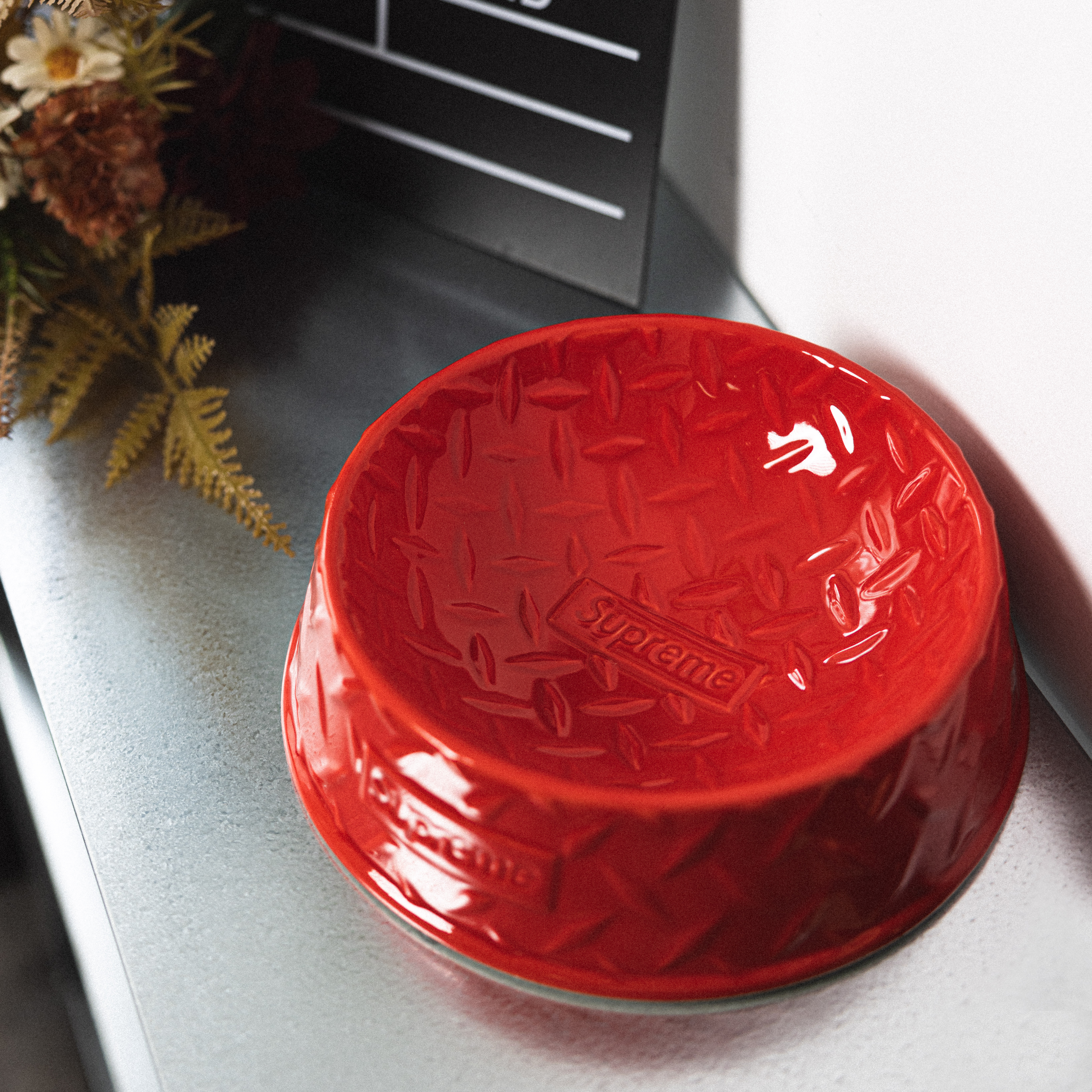 SUPREME DIAMOND PLATE DOG BOWL SS23 鐵板風 陶瓷 狗碗-SS23A76