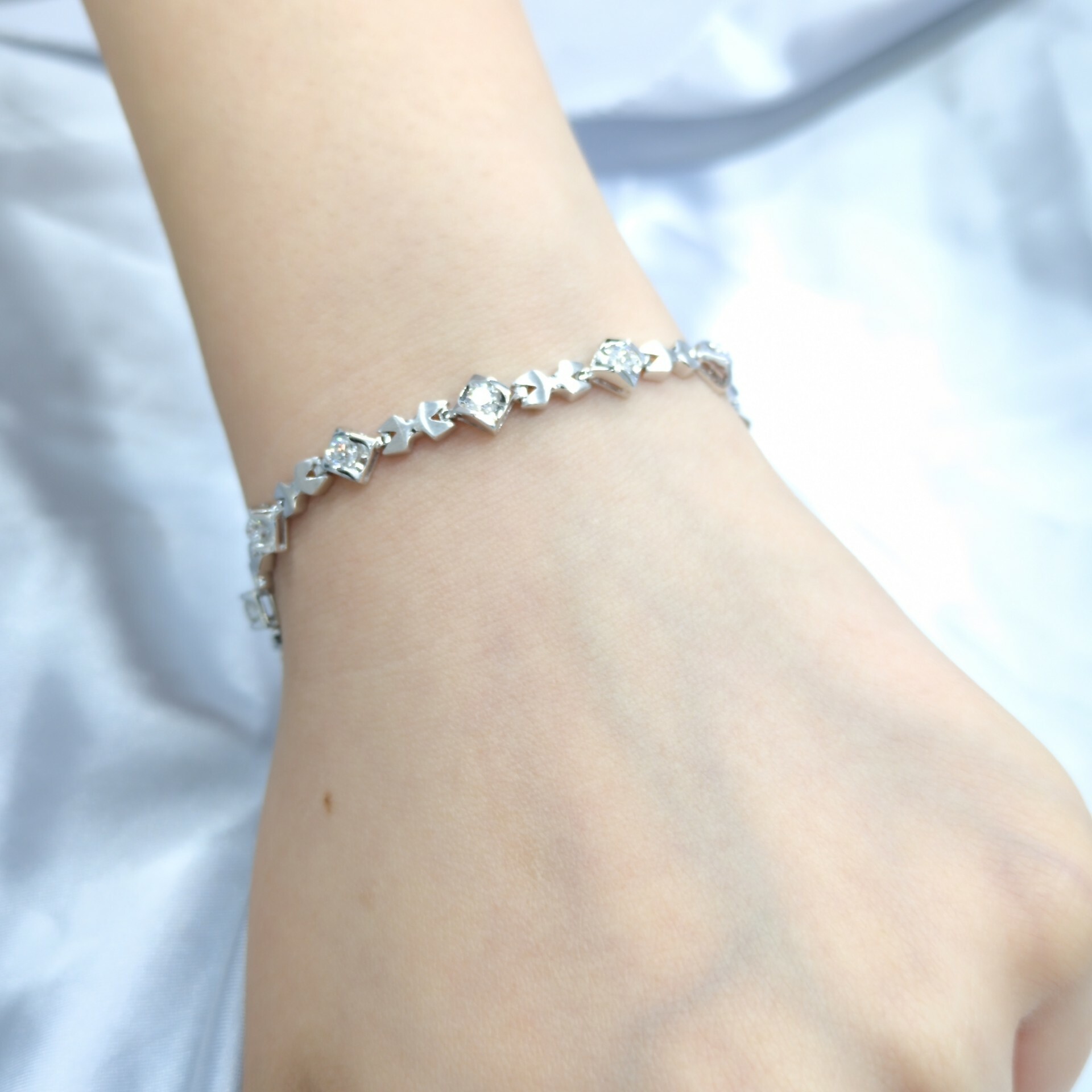 全新18K白金1卡1份鑽石手鍊