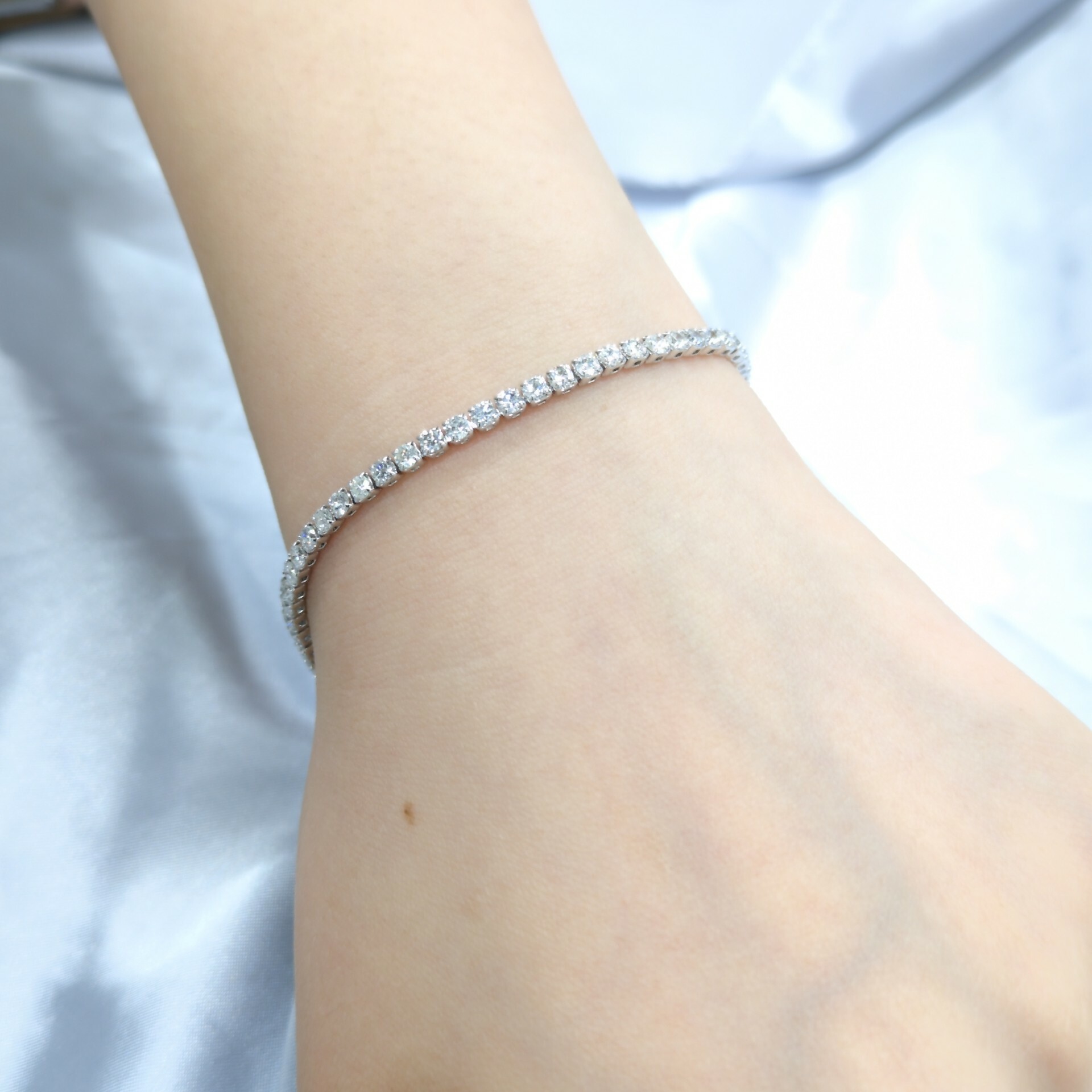 全新18K白金3卡9份鑽石手鍊