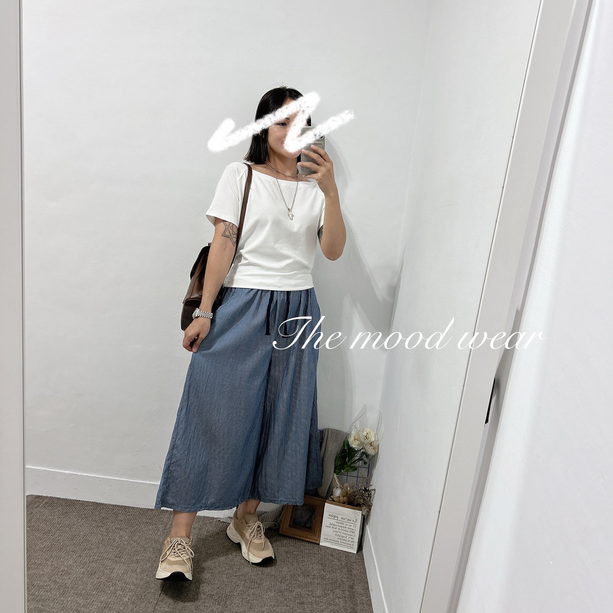 夏天穿搭大圓領可斜肩露肩短袖上衣