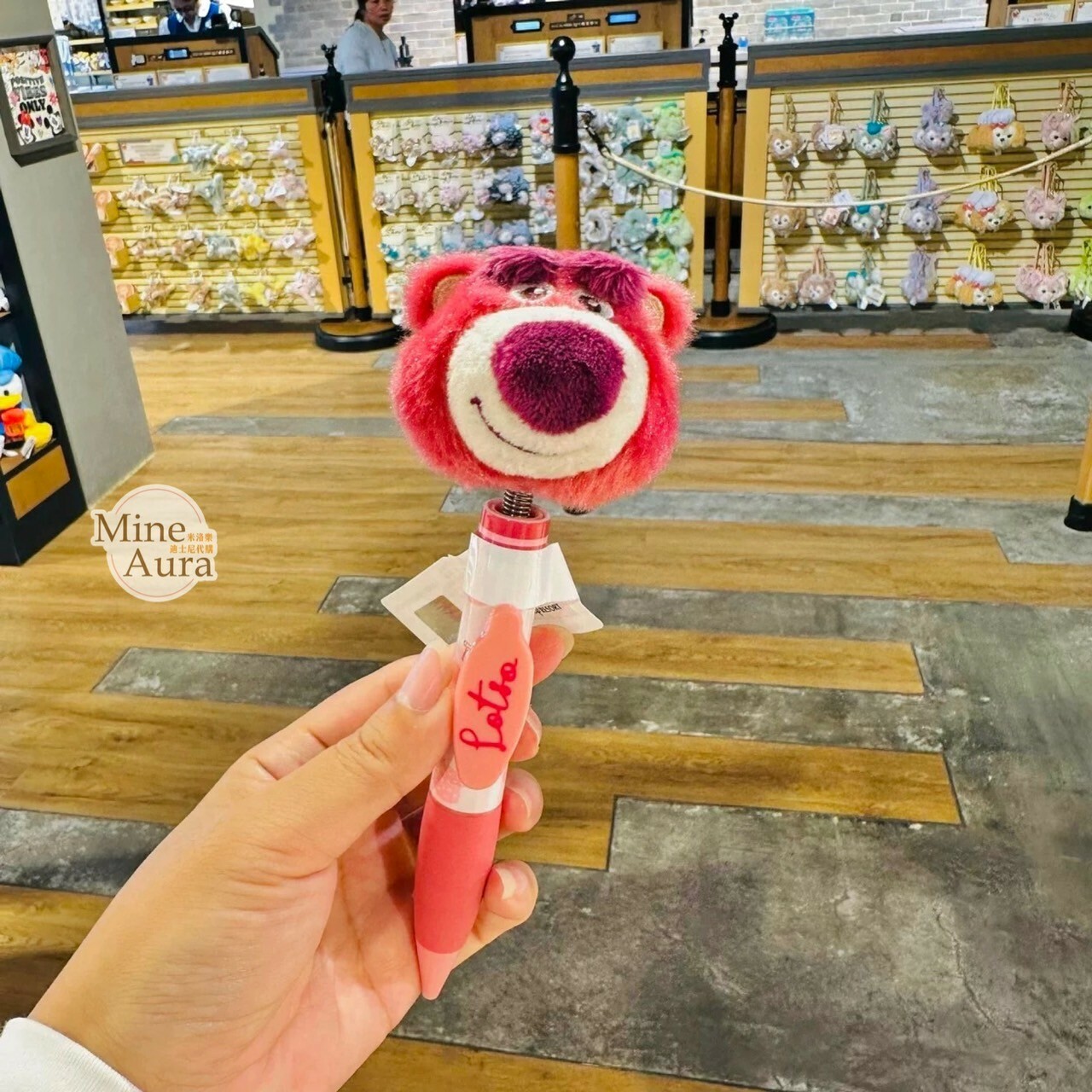 熊抱哥 Lotso 絨毛大頭搖頭 圓珠筆 玩具總動員 Toy Story -上海迪士尼樂園