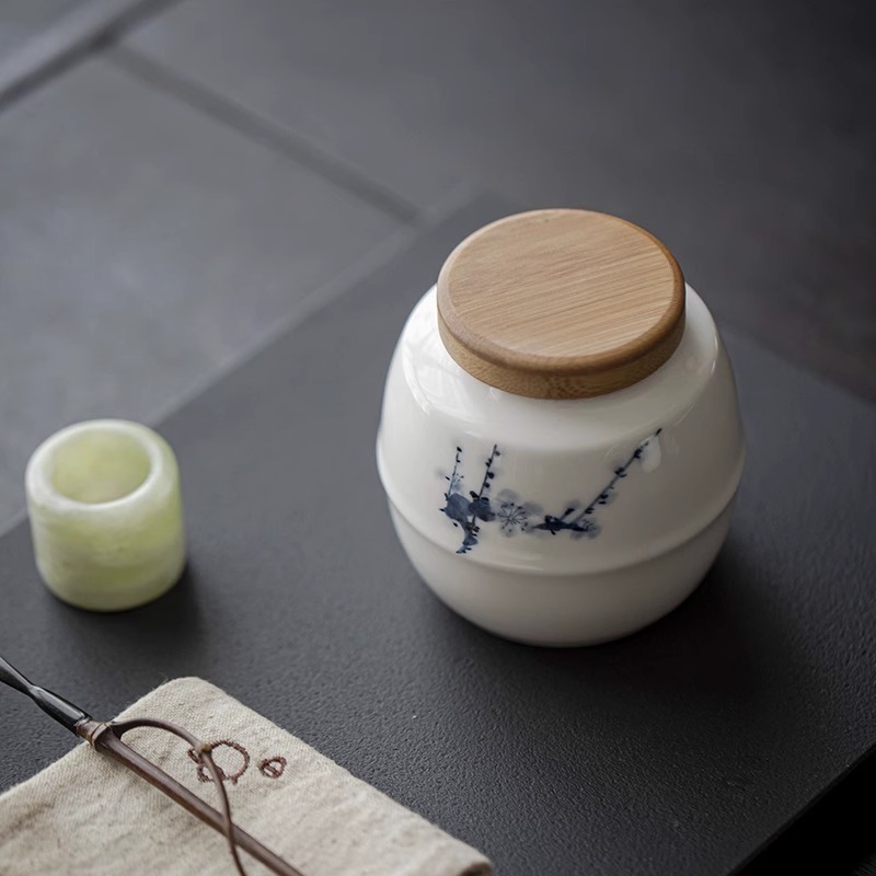 白瓷手繪茶葉罐