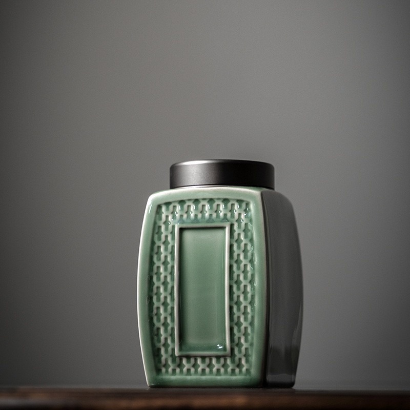 浮雕窗花青瓷茶葉罐