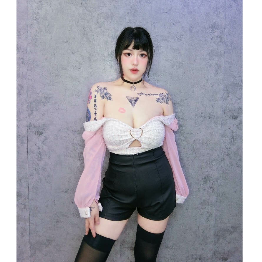 小V割線霧面皮短褲