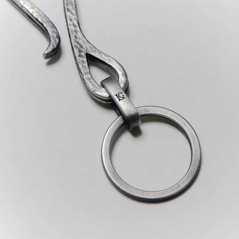 Liam Conner 敲打做舊鑰匙勾