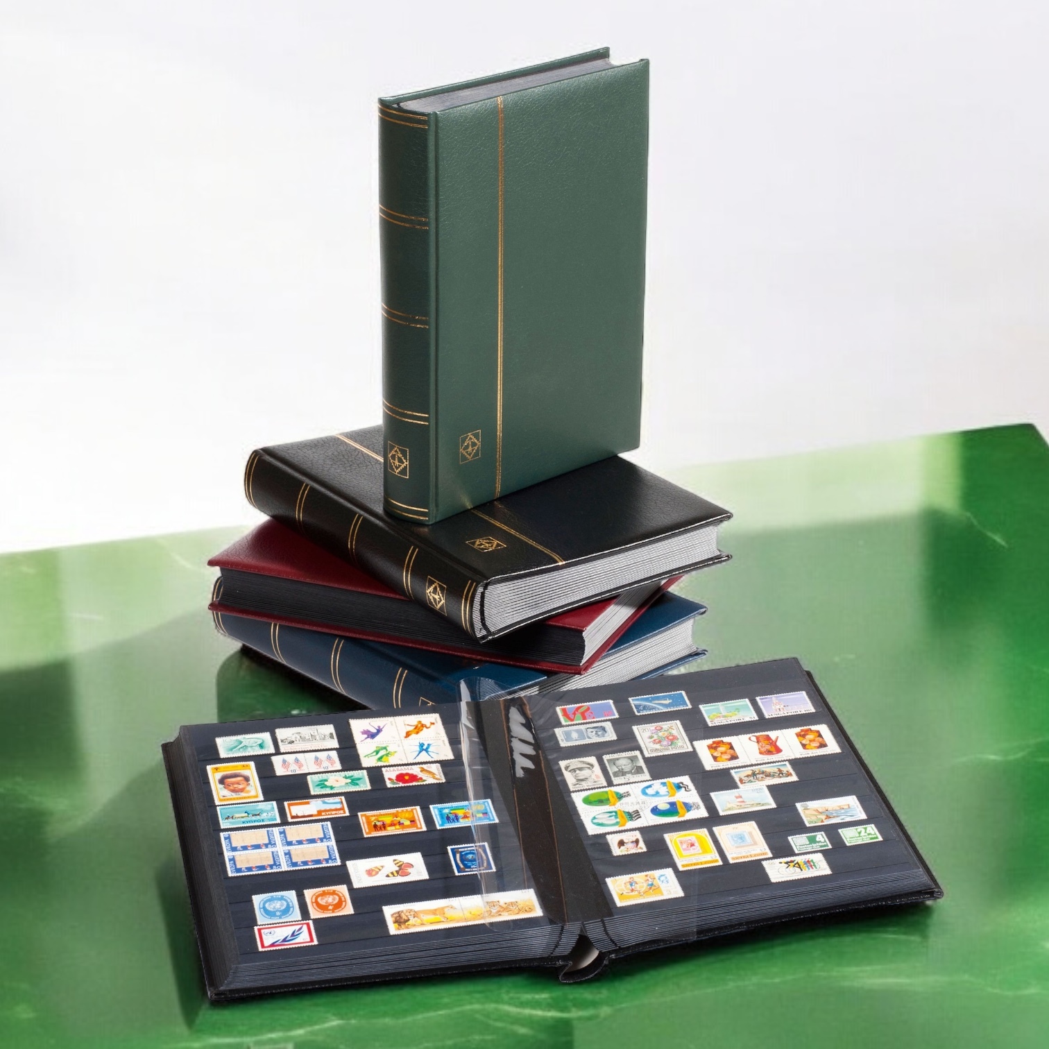 Germany Lighthouse Premium 32 stockbooks (with clear interleaves) (Face-to-face pickup minus 45 dollars)