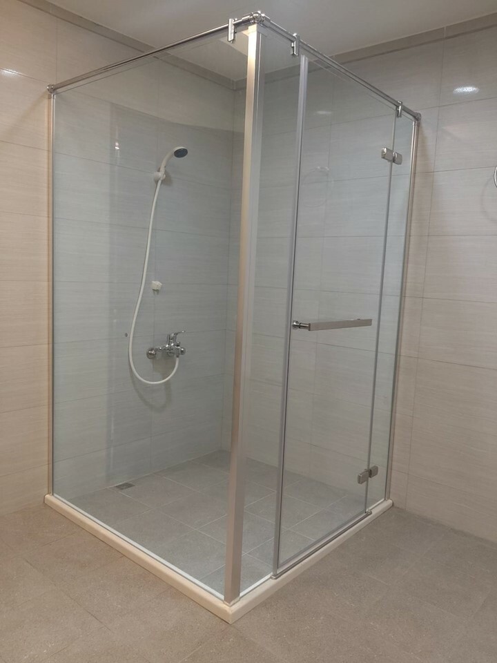 L型無框淋浴拉門(4片式)   訂製品
