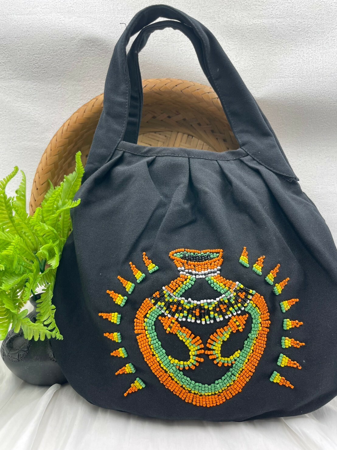 No.5手工珠繡圓形手提包-總長39深28最寬30