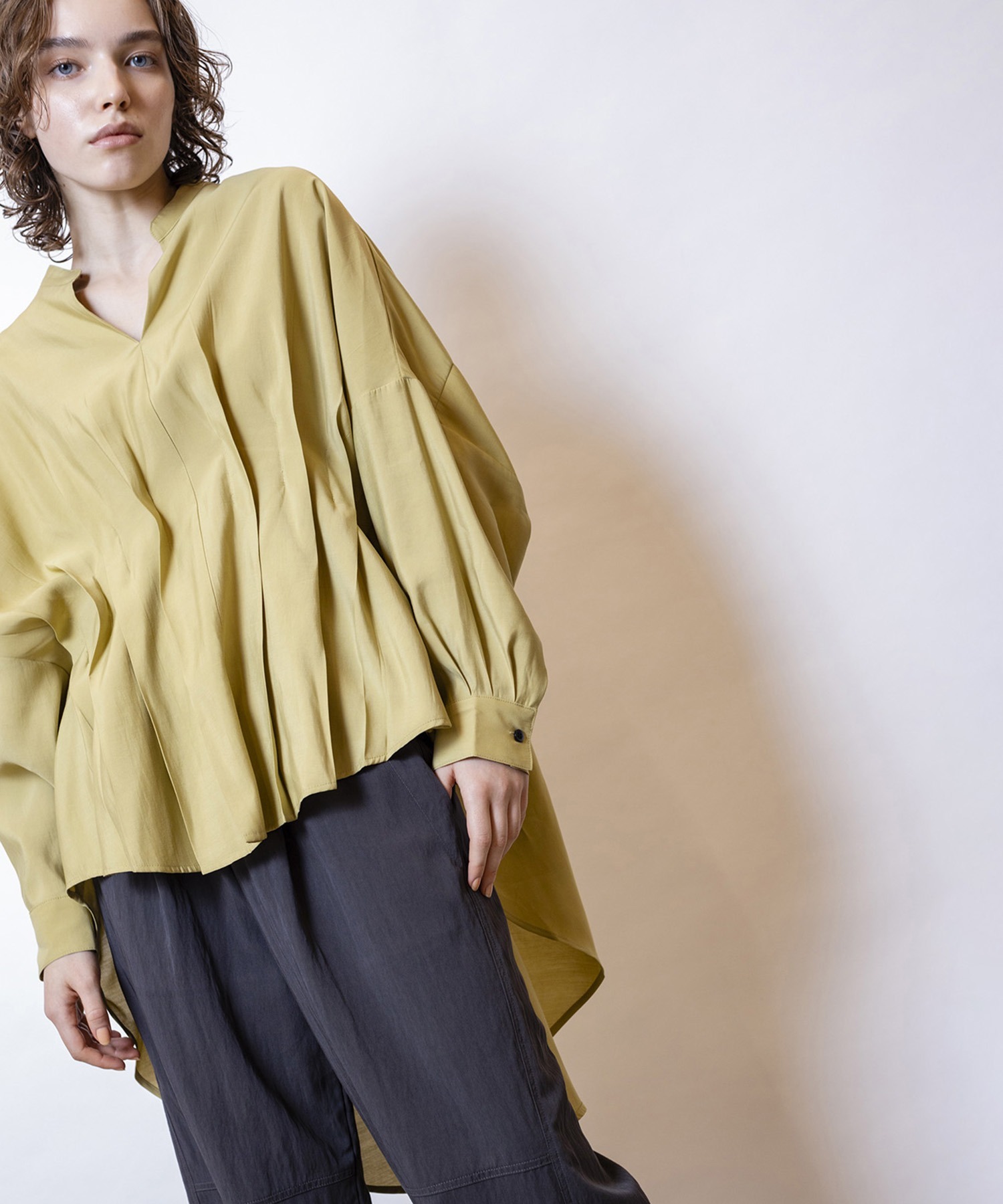 預購 - JP 不規則下擺褶邊Shirt