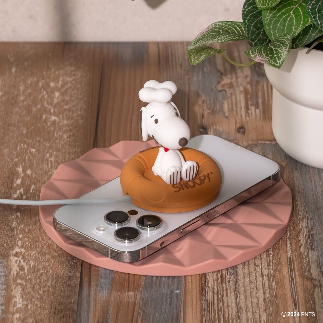 infoThink 史努比系列公仔磁吸充電盤(旅行 / 貝果) |電話周邊|叉電器|充電器|快速充電座|snoopy|Apple Watch|磁吸|