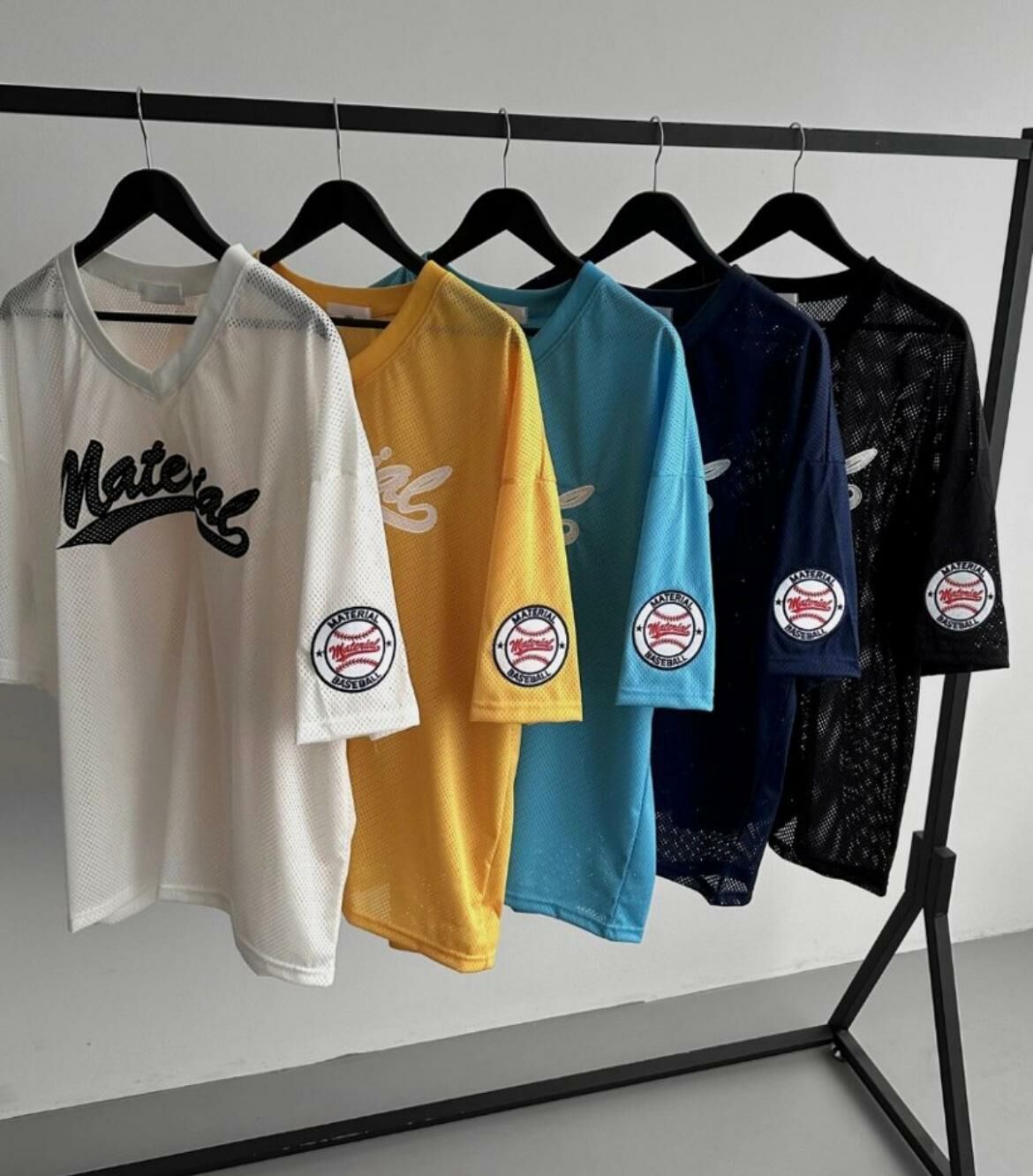 V領英文字短袖Tee T5565