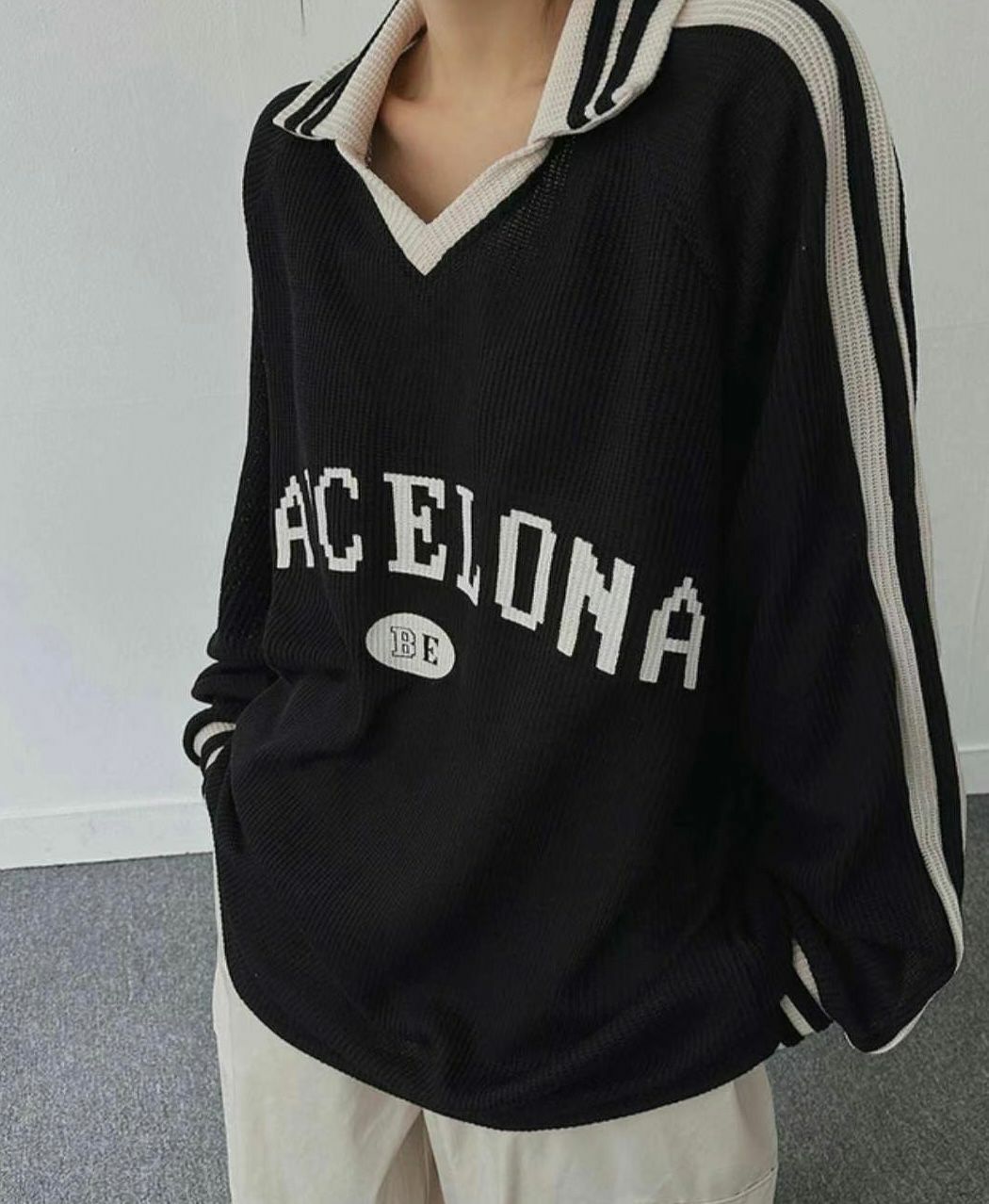 OverSize反V領英文字針織長袖衫 T5574