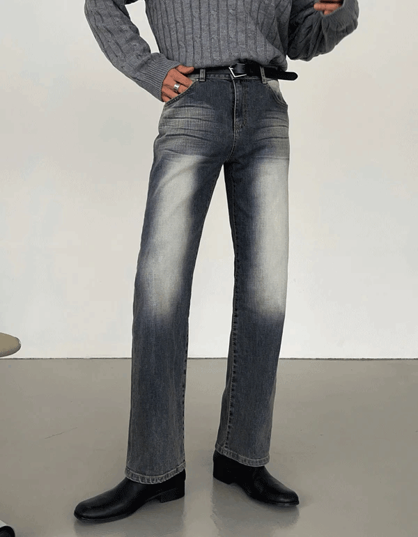 刷洗區塊直筒牛仔褲