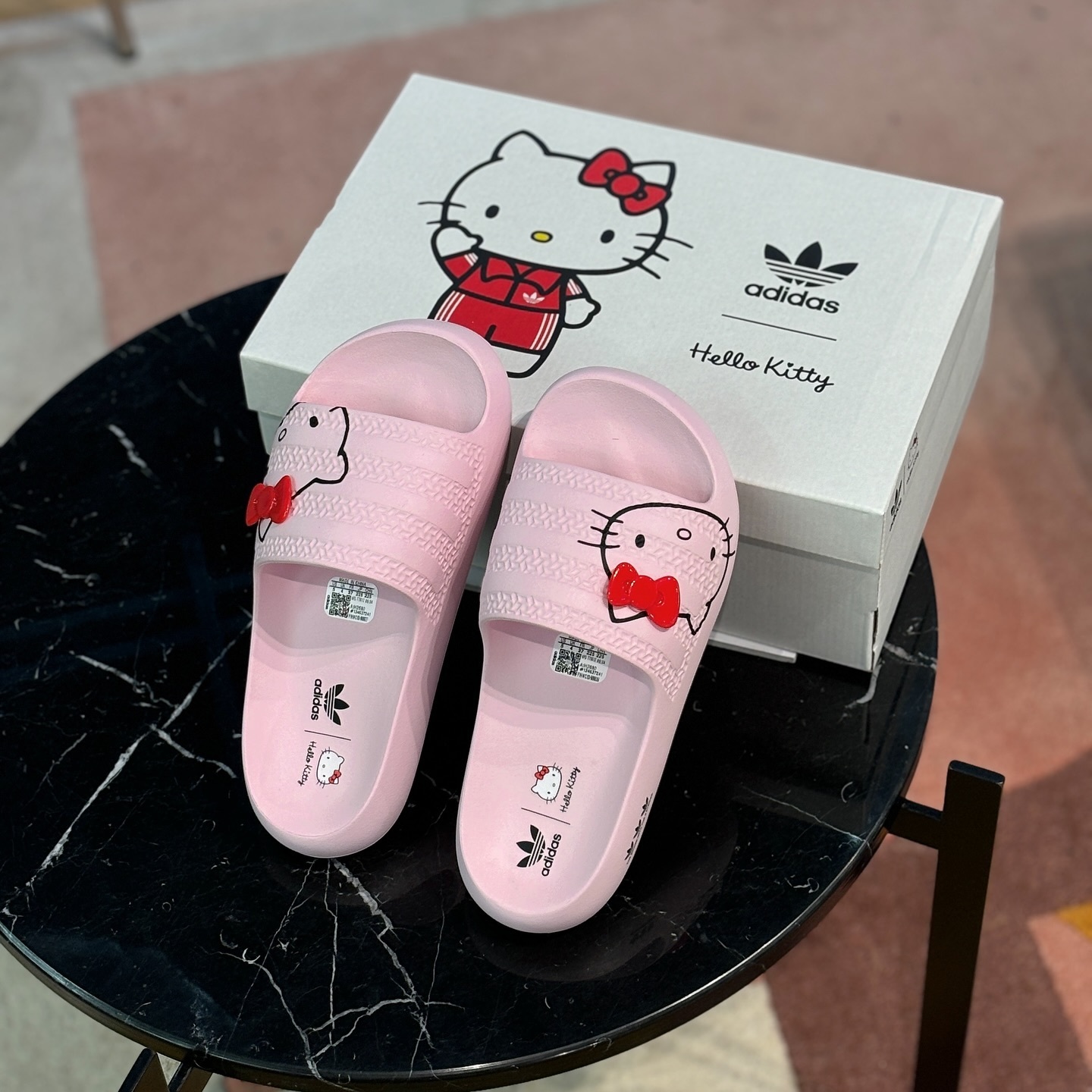 Adidas Originals Adilette Ayoon x Hello Kitty 凱蒂貓 粉色 拖鞋 IH2680