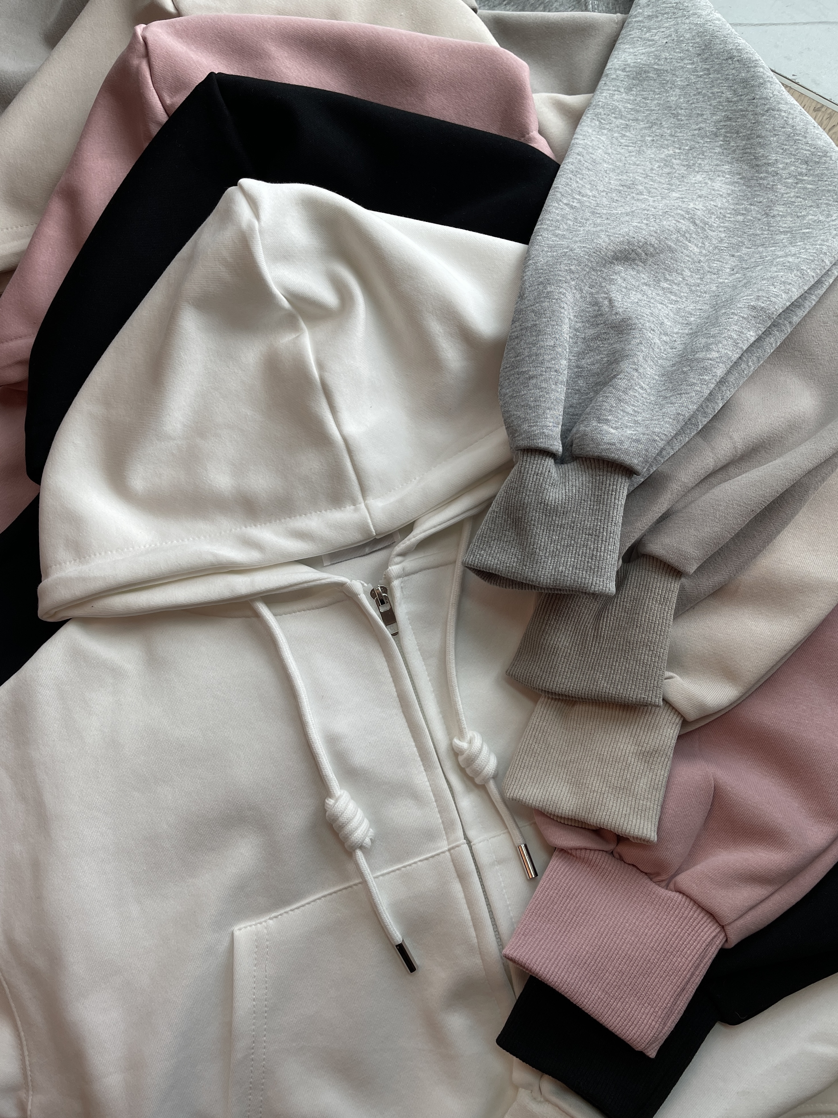 「E72 現貨」短版空氣挺感情侶外套