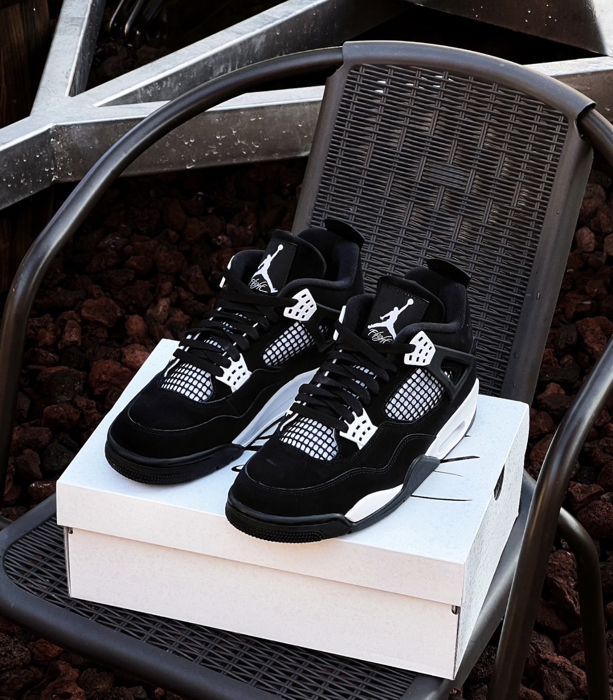 預購 AIR JORDAN 4 RETRO "WHITE THUNDER" 白雷神 黑白