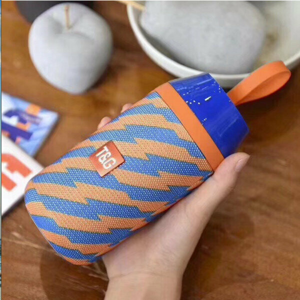 Portable Bluetooth speaker (striped blue)