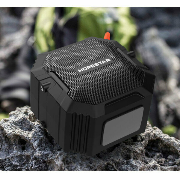 Outdoor Portable Waterproof Bluetooth Subwoofer (Black)