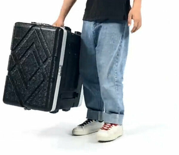 ABS Plastic Portable Flight Case/Amplifier Cabinet - 8U Long (43CM Deep) Single Door + Anti-collision Cotton