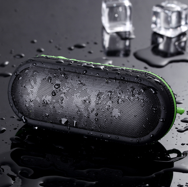 Outdoor waterproof and anti-drop card Bluetooth speaker (black + green) #