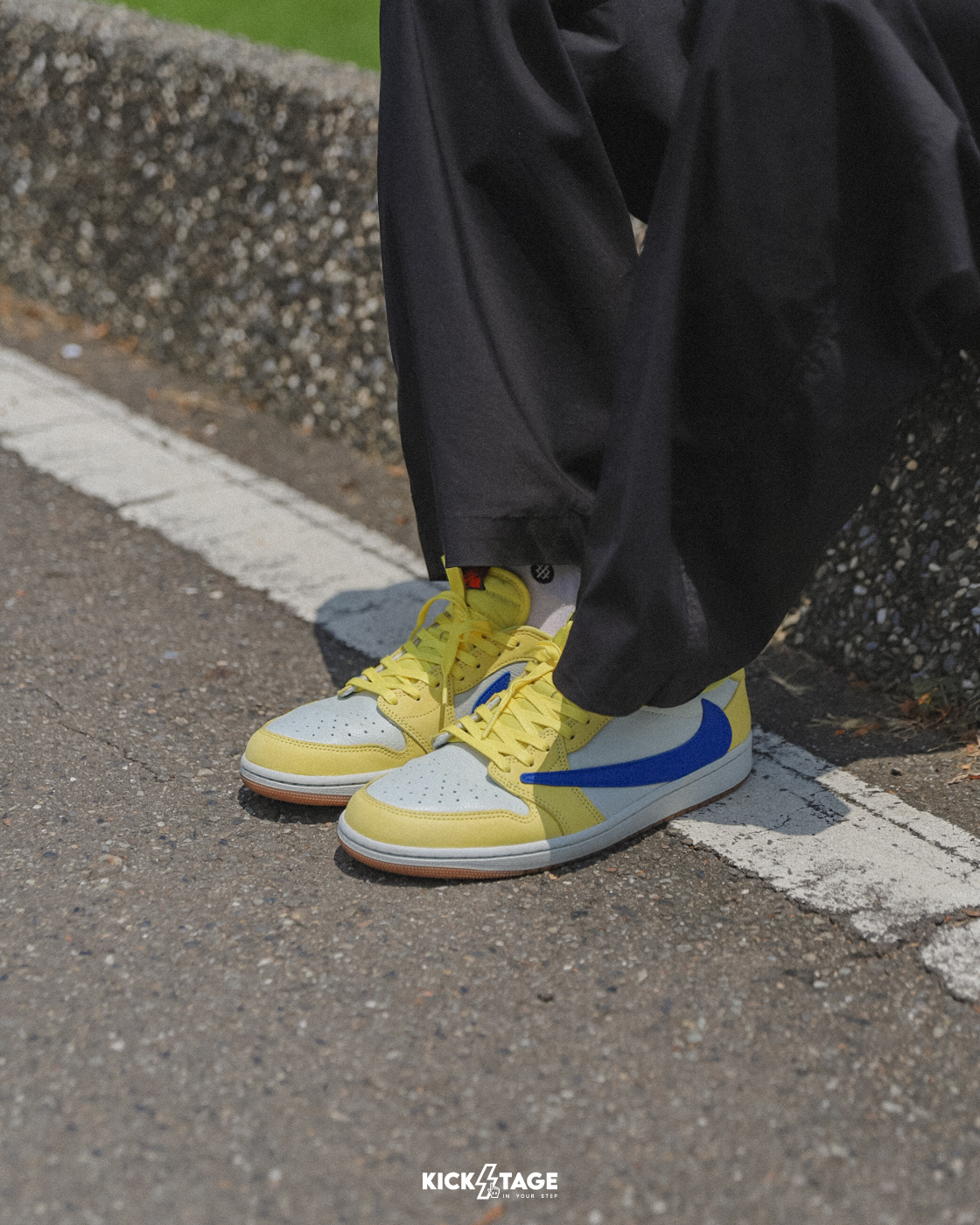 <連線代購商品>男女鞋 AIR JORDAN 1 LOW OG  X TRAVIS SCOTT CANARY 倒勾 低筒 休閒鞋【DZ4137-700】AJ1TS