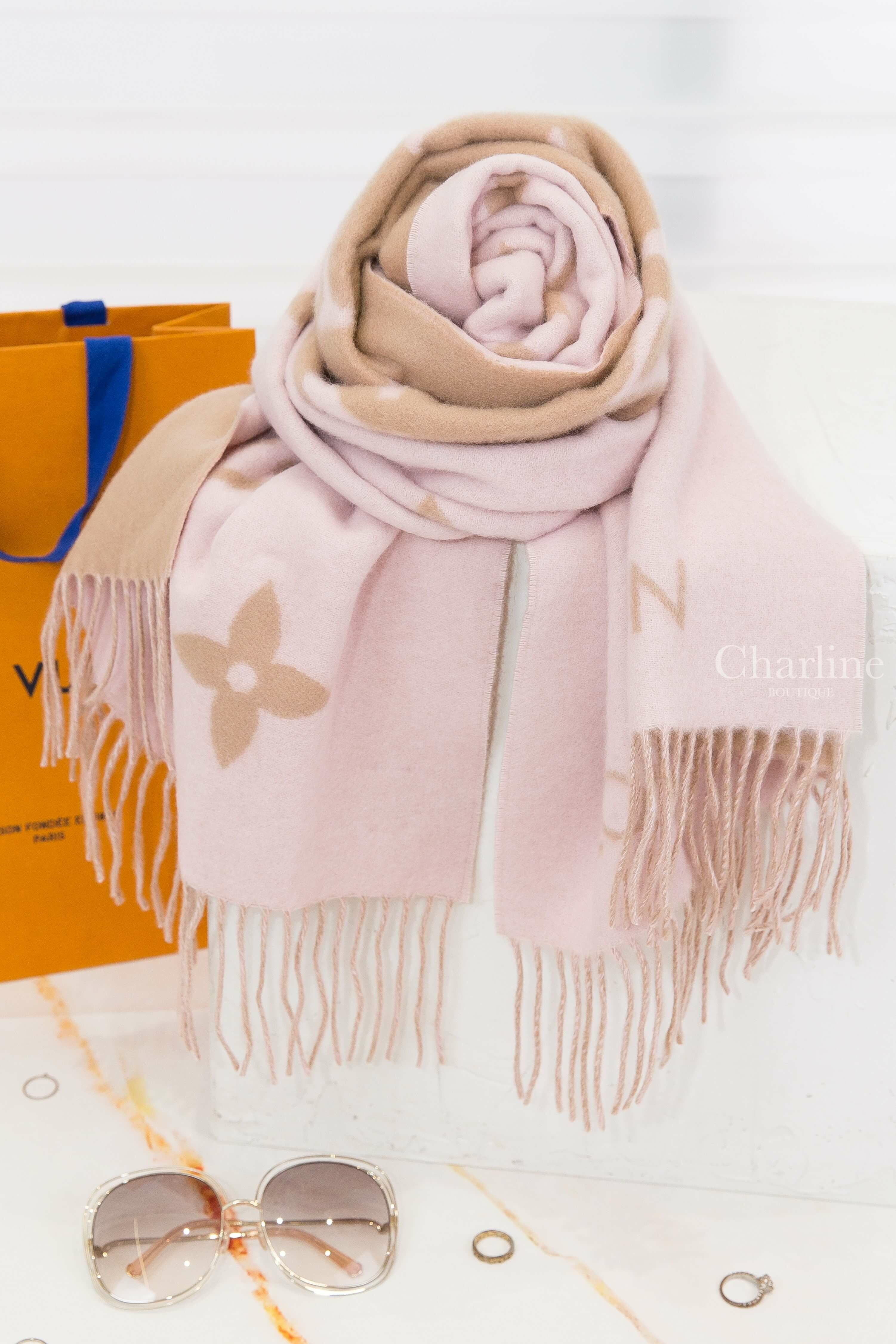 Louis Vuitton Reykjavik Scarf 玫瑰粉色拼米色 Logo 喀什米爾流蘇圍巾