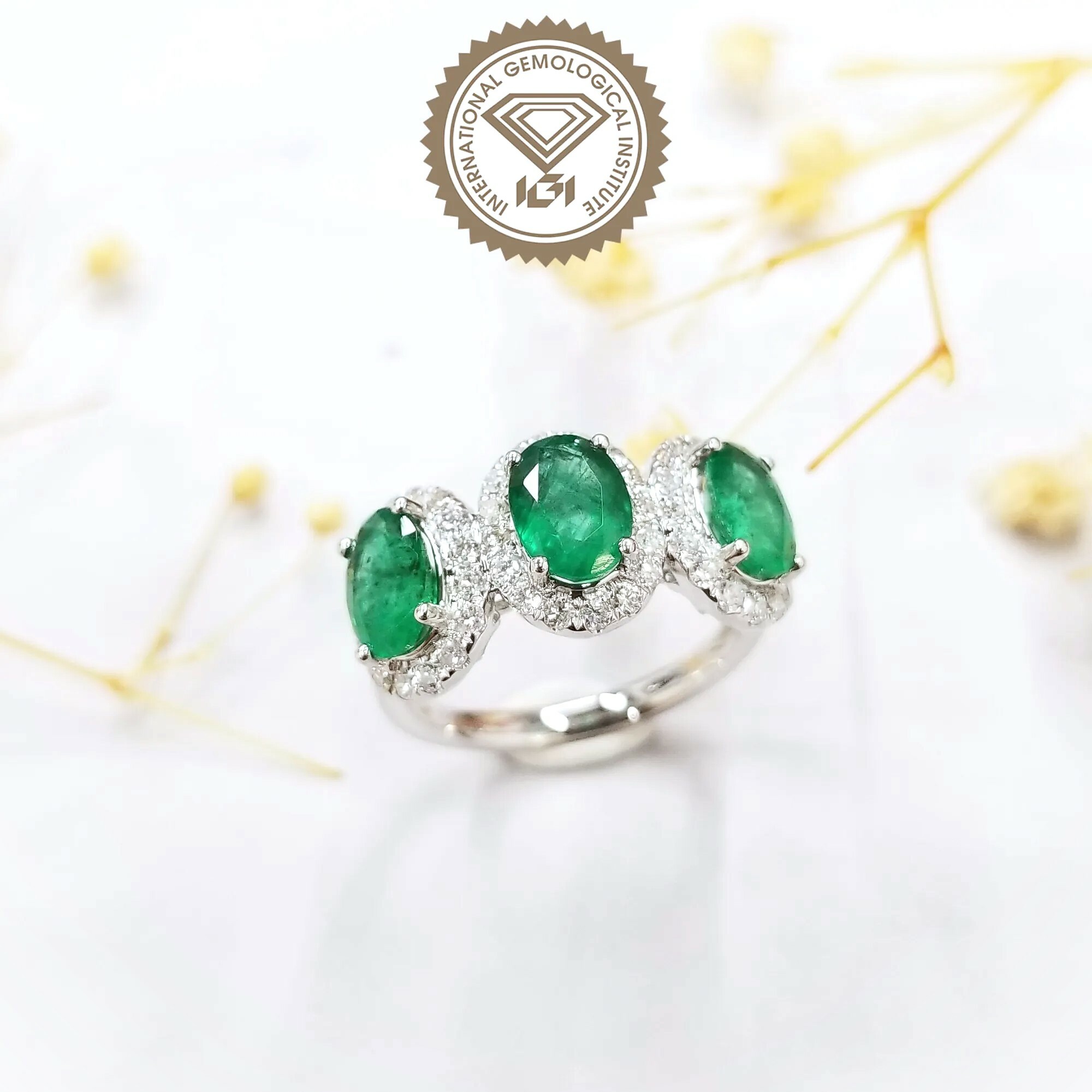 18K White Gold 2.31ct Emerald and Diamond Ring