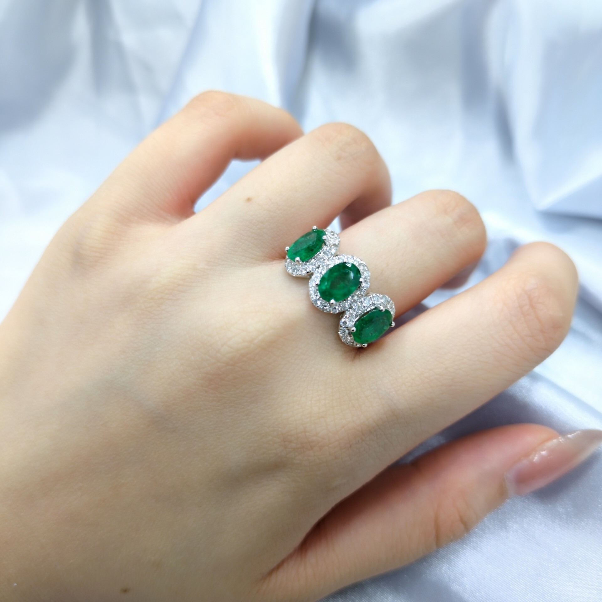 18K White Gold 2.31ct Emerald and Diamond Ring