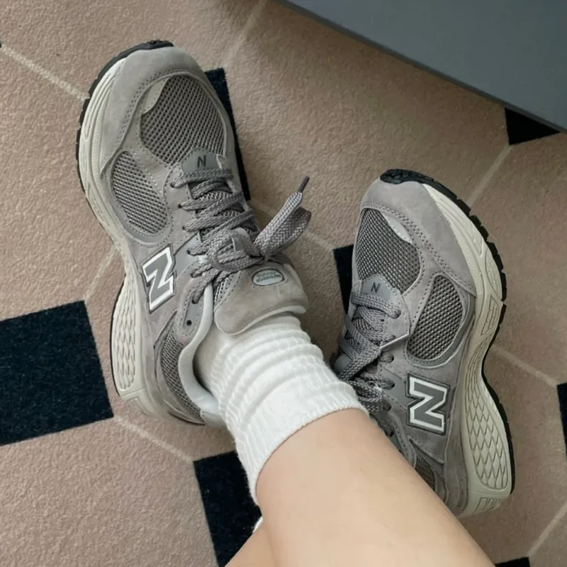 NEW BALANCE 2002R 系列 ( 元祖灰 ! )