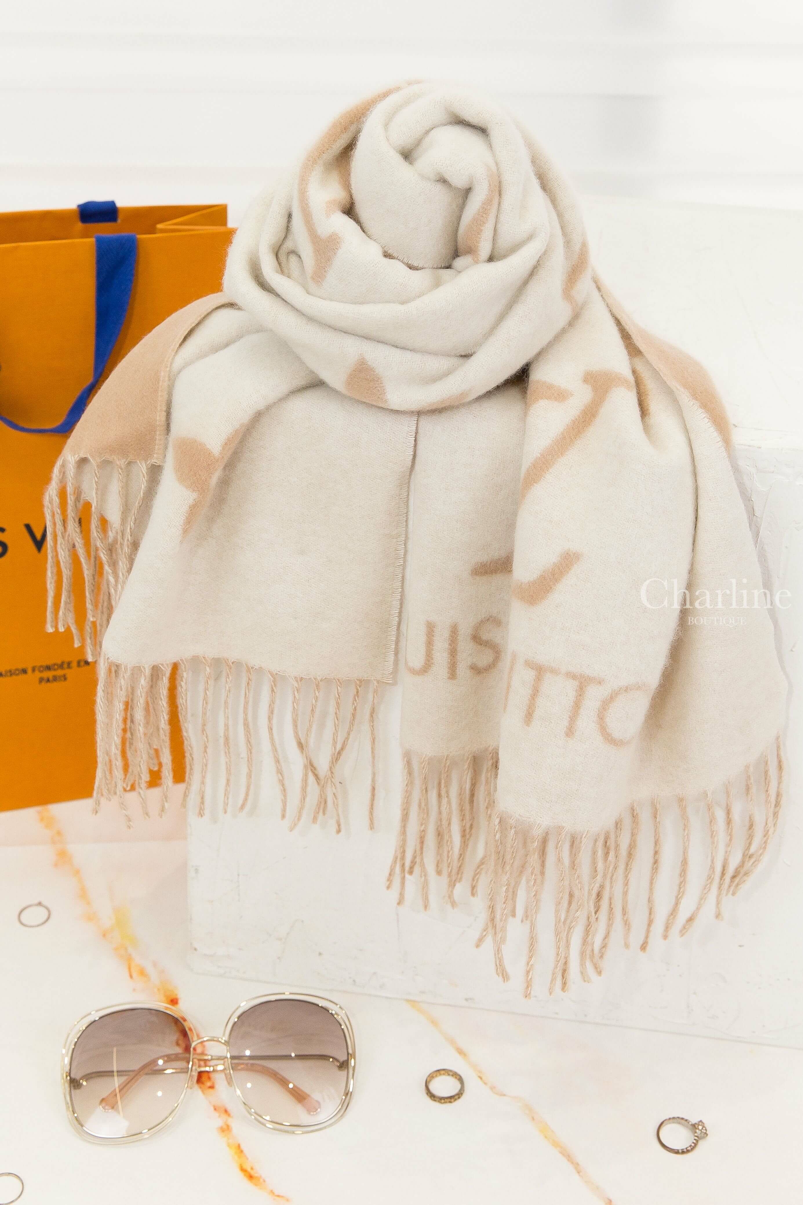Louis Vuitton Reykjavik Scarf 淺米色拼米色 Logo 喀什米爾流蘇圍巾