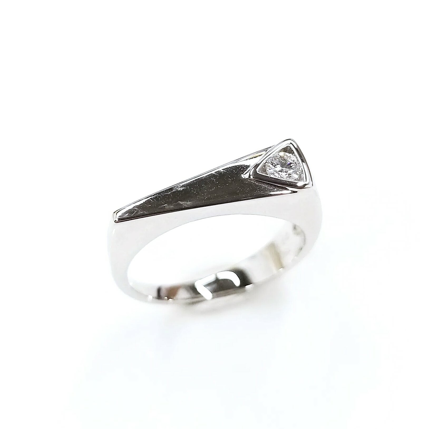 18K White Gold 0.10ct Diamond Ring