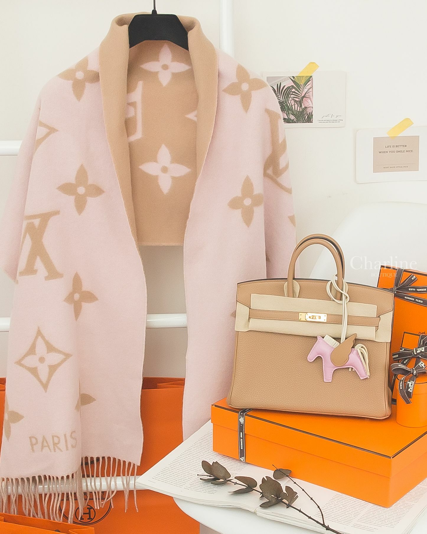 Louis Vuitton 玫瑰粉色拼米色喀什米爾流蘇圍巾,Hermès R錦葵粉/奶昔白/馬薩拉茶色小飛馬,Hermès Birkin 25cm 0M Chai Togo 馬薩拉茶色金釦-Charline Boutique精品代購