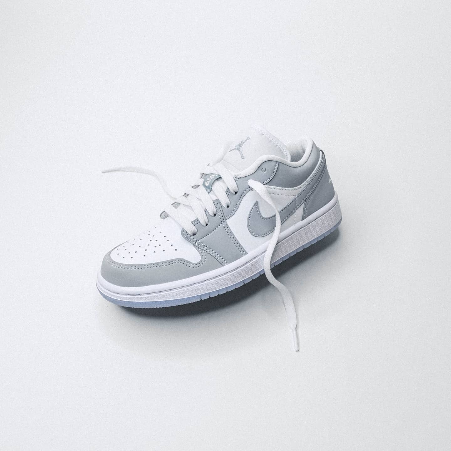 <快速出貨!!> Air Jordan 1 Low 灰白 煙灰 冰底  AJ1 情侶鞋 DC0774-105