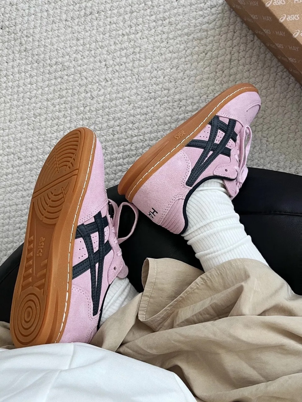 丹麥品牌 HAY X ASICS SKYHAND OG 淡粉 焦糖底 外縫線 聯名款 男女鞋 1203A563-700 / 預購