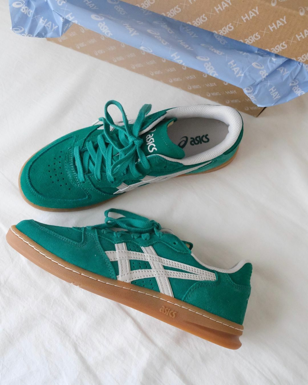 丹麥品牌 HAY X ASICS SKYHAND OG 森林綠 焦糖底 外縫線 聯名款 男女鞋 1203A563-250 / 預購