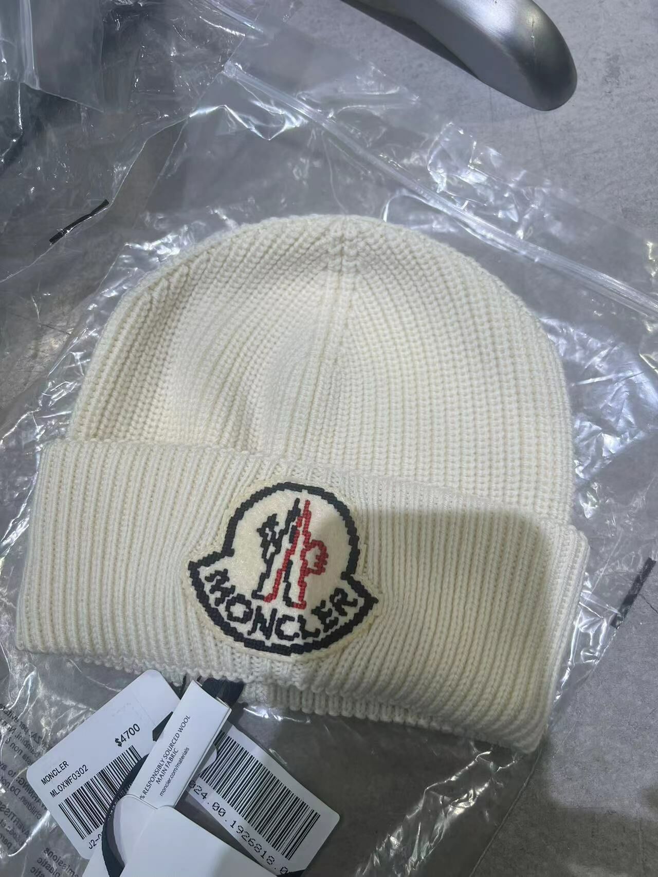 MONCLER白色冷帽-M