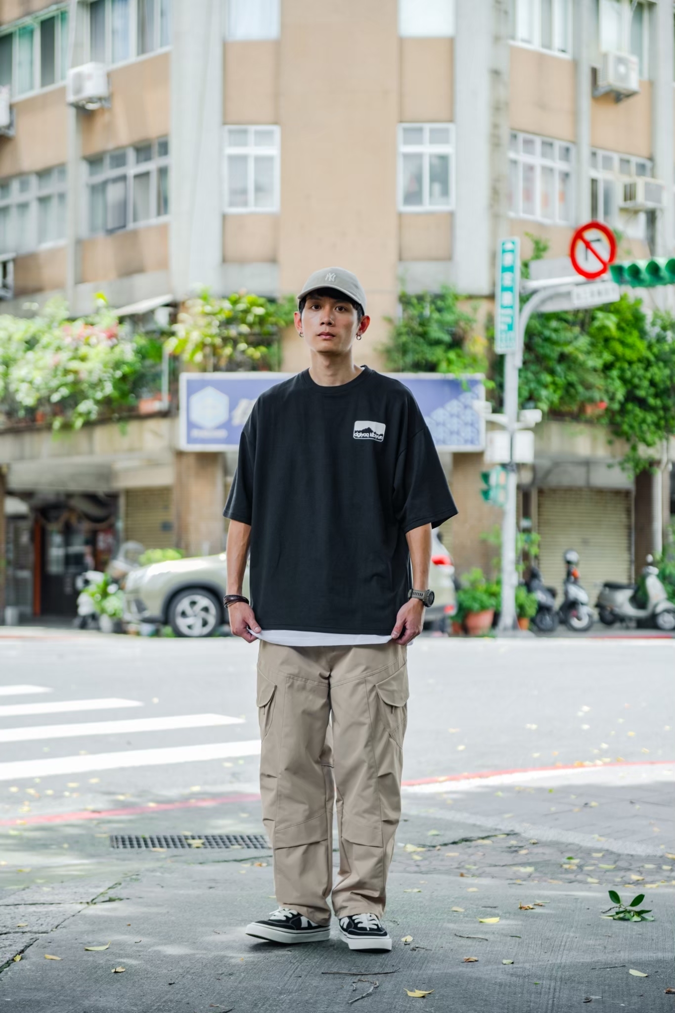 SBG 不規則剪裁口袋寬鬆長褲 SB0526