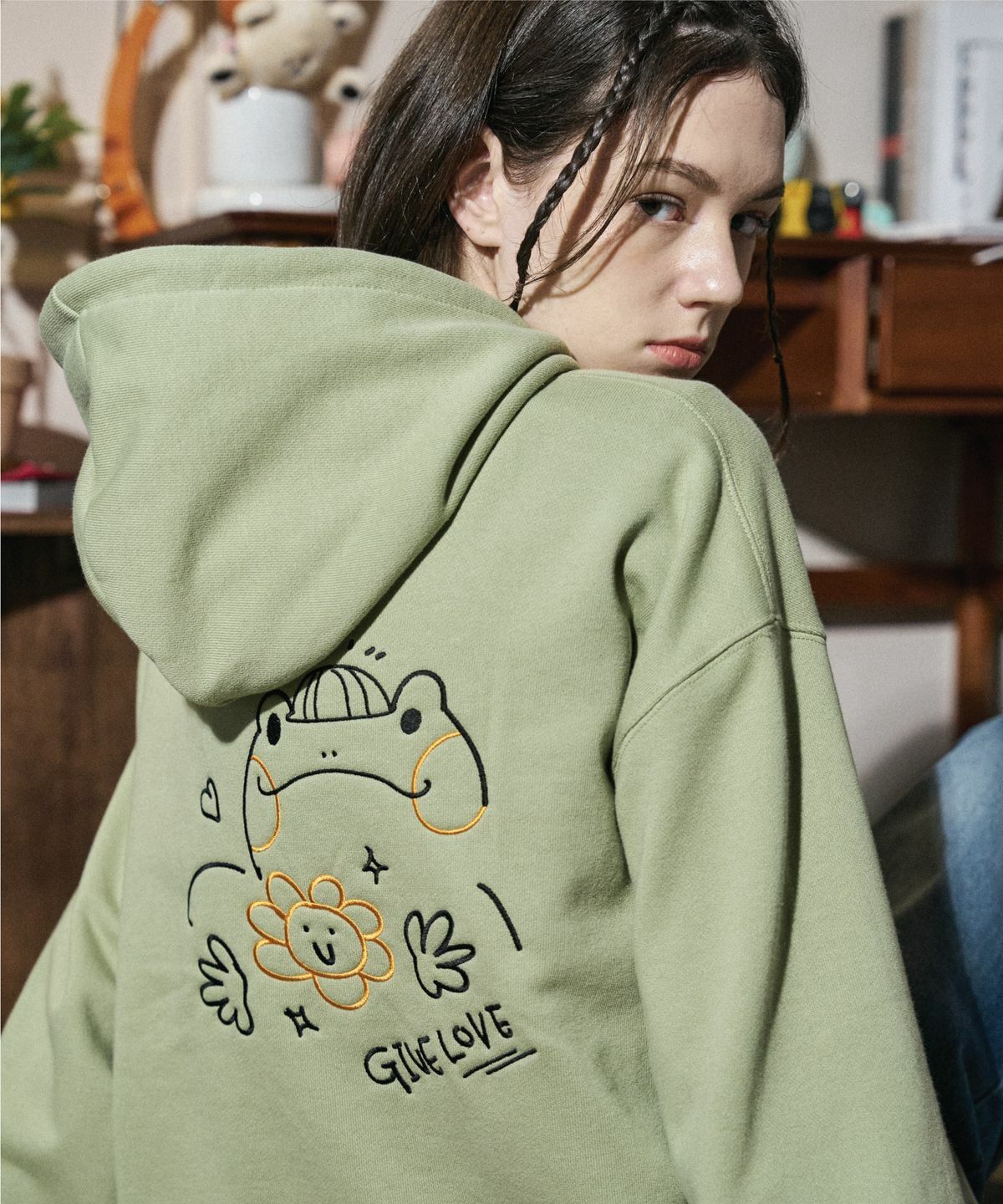 【CPGN STUDIO】Frog Pop Embroidery Short Sleeve T-shirt CPGN STUDIO】Frog Pop Embroidery Short Sleeve T-shirt (CPGN
