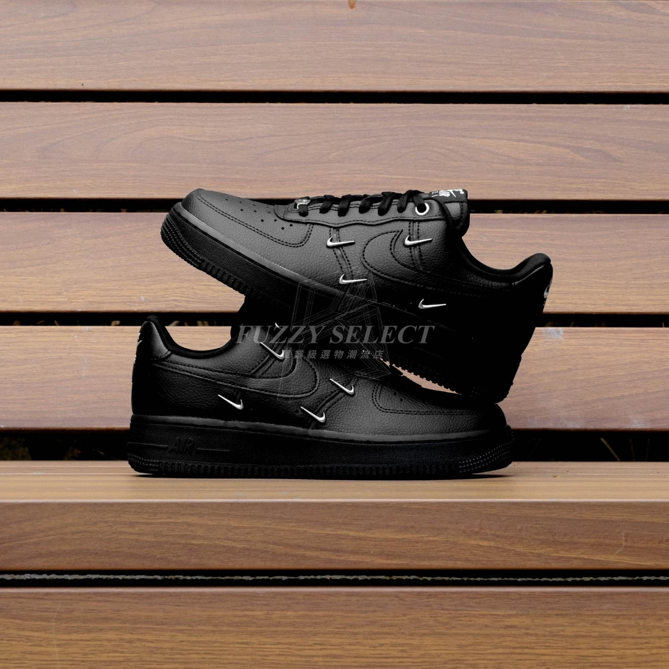 【逢甲 FUZZY】W Nike Air Force 1 "Black Silver" 四小勾 黑銀 HQ1180-001