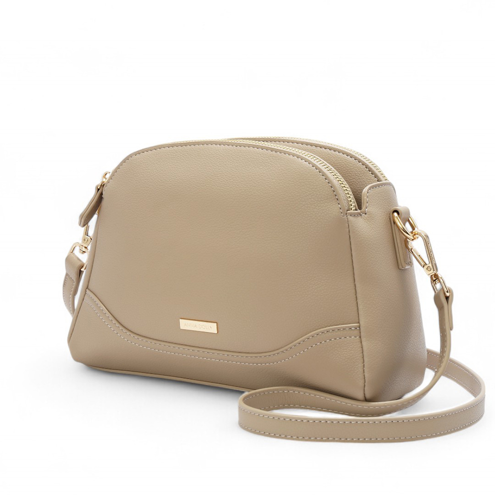 ANNA DOLLY 側肩斜背貝殼包 奶茶色